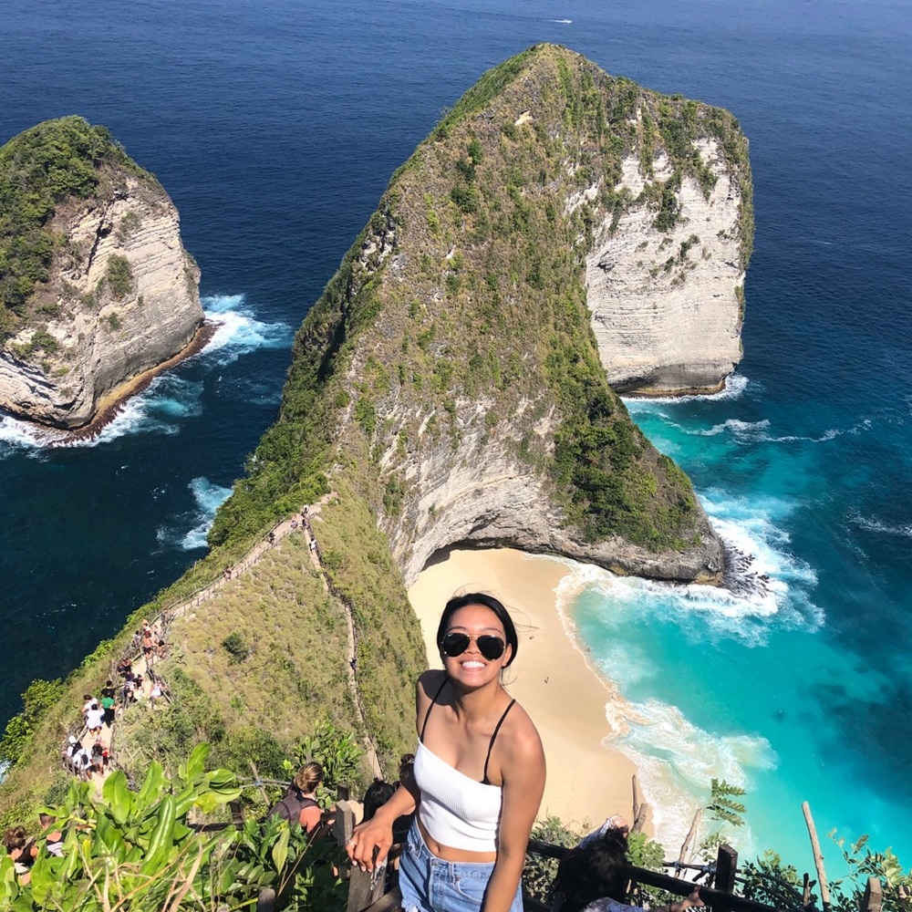 Meet your Posher, Yasmine